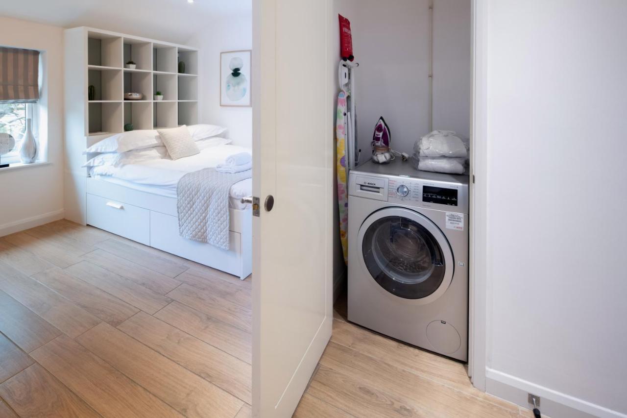 Alison Court Apartment *